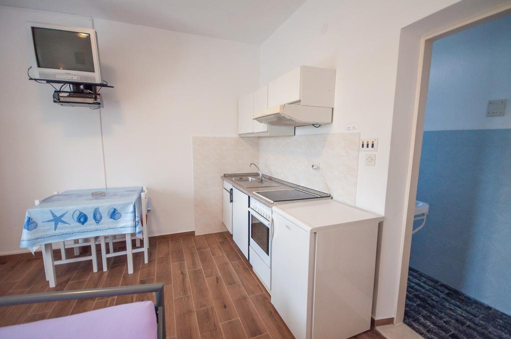 Apartments Srijemsi Mlini Εξωτερικό φωτογραφία