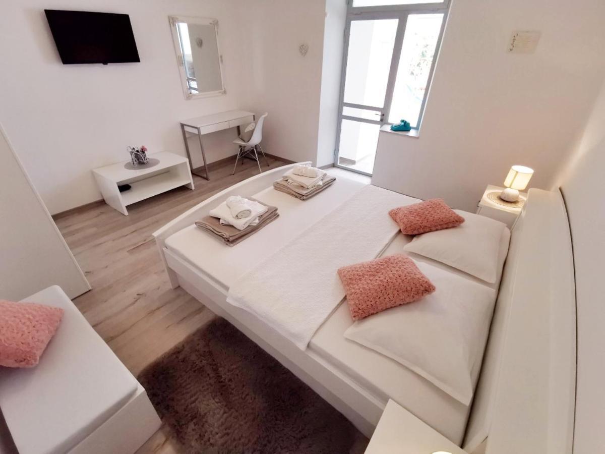 Apartments Srijemsi Mlini Εξωτερικό φωτογραφία